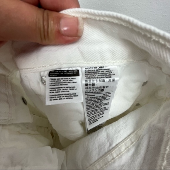 Levi's 501 White Jeans Straight Leg Distressed Button Fly Size W 31 L30‎ EUC - Picture 4 of 9